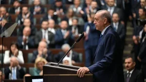 Erdoğan „Euch ist die Hosenschnur heruntergerutscht, ihr seid LGBT.“