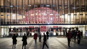 AKP-Türkei: 8. März – Tag der Frau Ausstellung über den „Schmuck (SÜS)“ der Männer löst Reaktionen aus