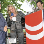 „Rot Weiß Rot“ Gemälde für den Bundespräsidenten von Susann Glass, Präsidentin des Auslandspressebüros Wien