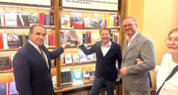 Ein österreichischer Verleger mit türkischen Wurzeln bringt österreichische Erinnerungsgeschichte ins Parlament